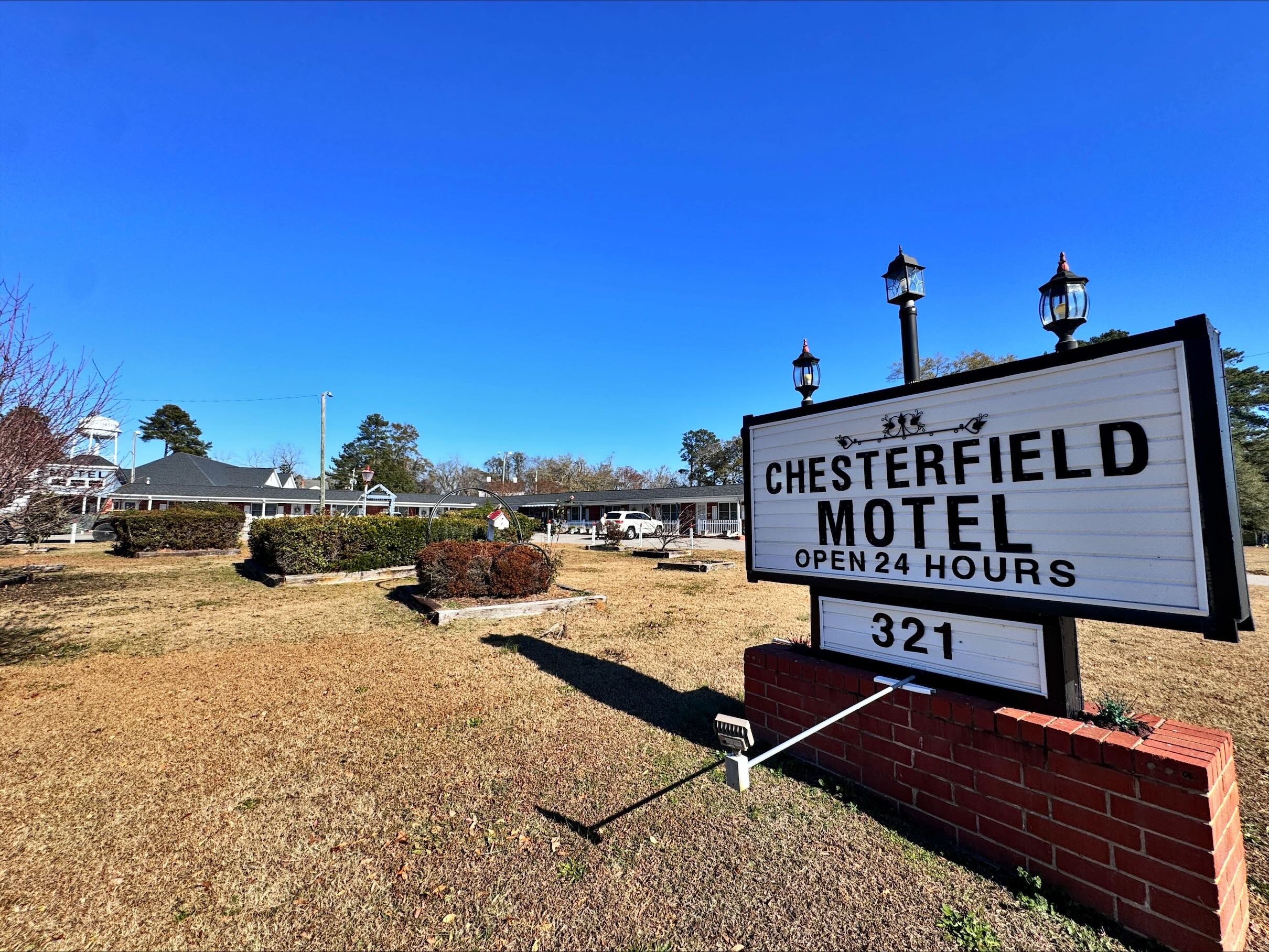 Chesterfield Hotel by OYO Hwy 9 50/55