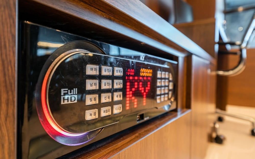 Partyz Hotel 31/76