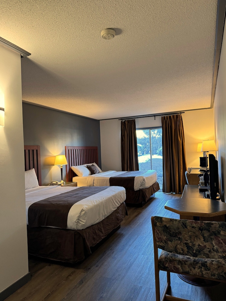 Divya Sutra Plaza & Conference Centre Vernon, BC 34/74