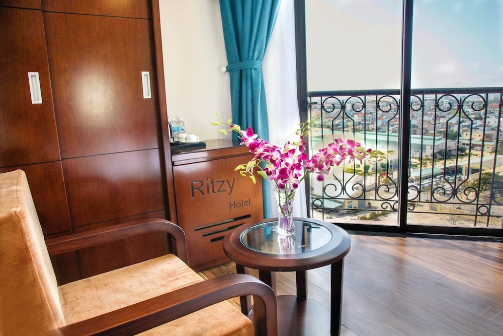 Ritzy Boutique Hotel Da Nang 54/77