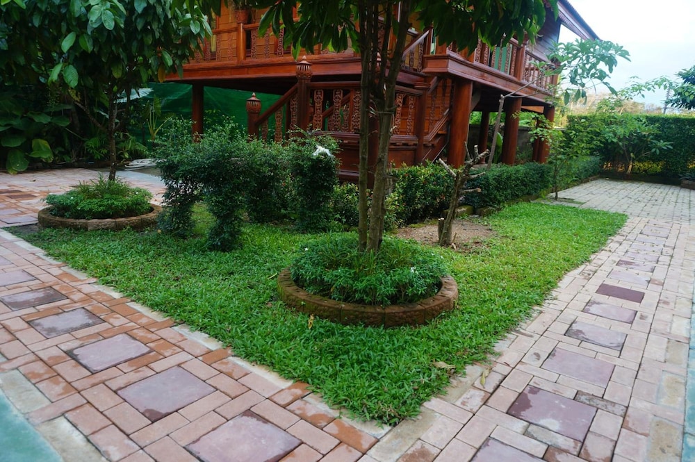 Ruenthai Boutique 30/50