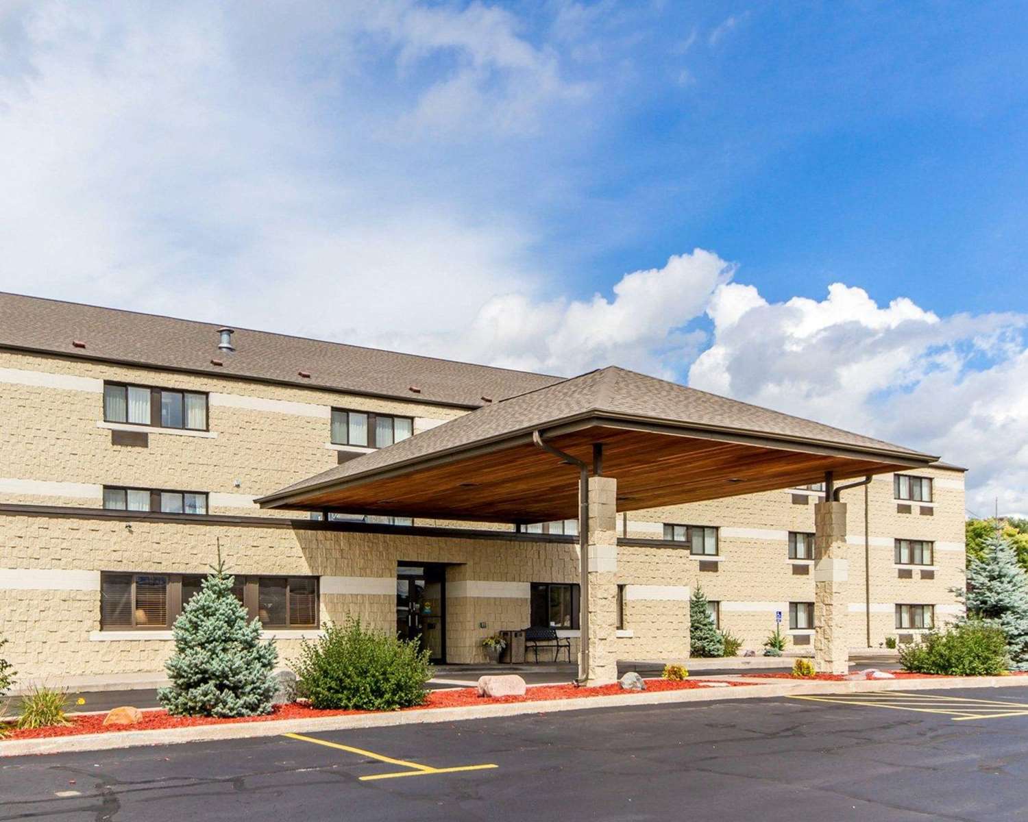 Quality Inn La Crosse North 1/24
