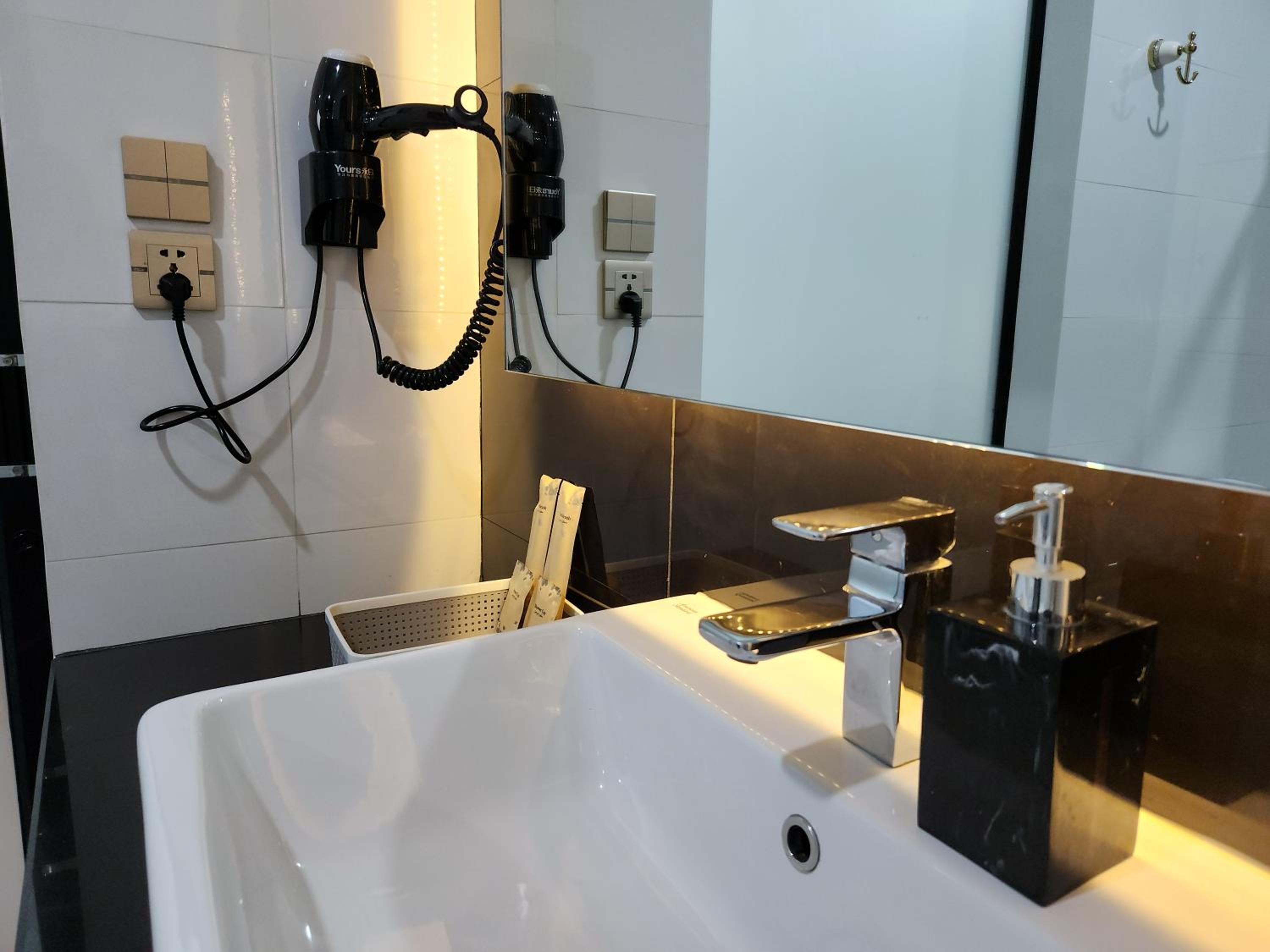 غرفة قياسية بسريرين منفصلين، The Mira Hotel Chiang Rai 8/10