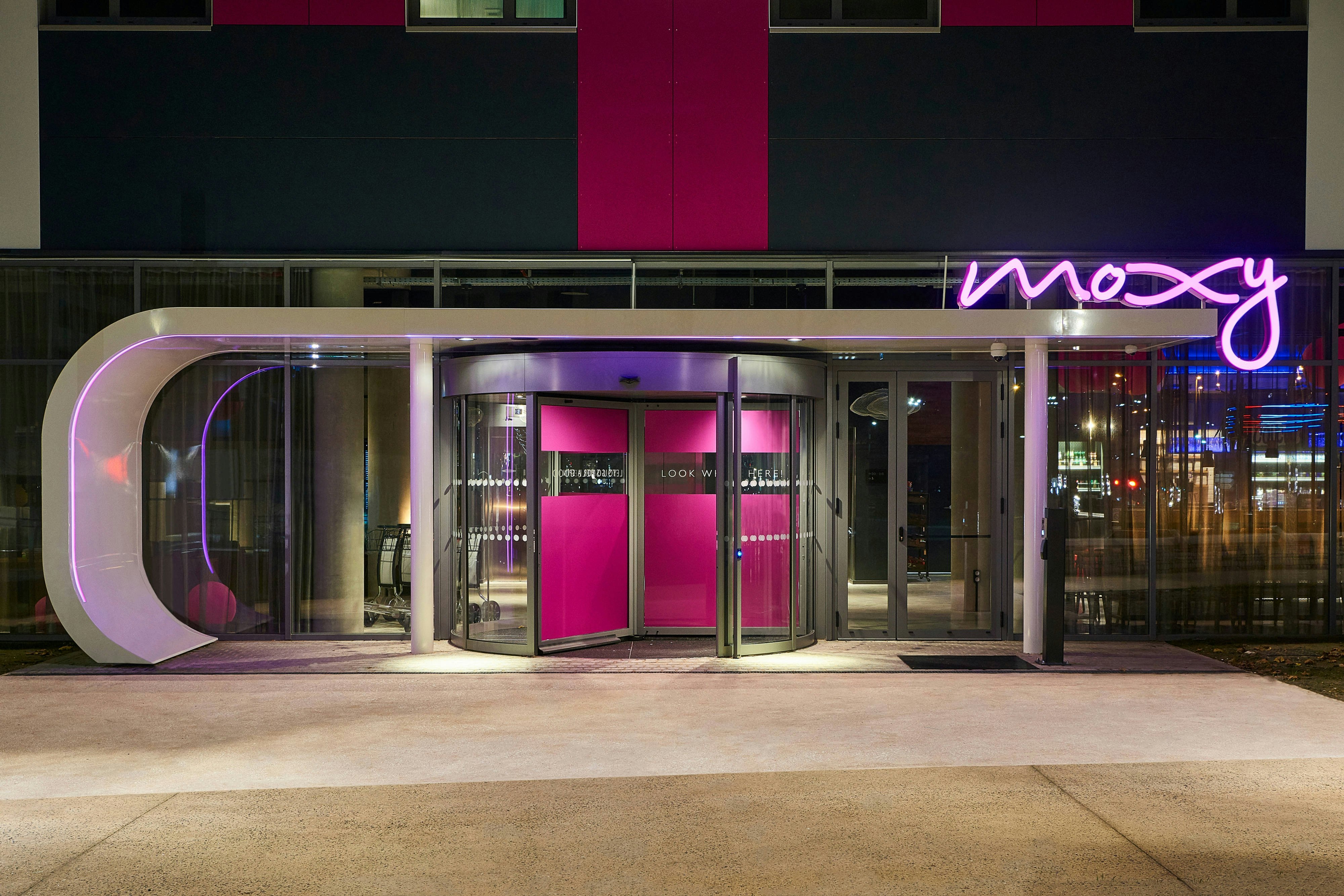 Moxy Paris Charles de Gaulle Airport 2/37