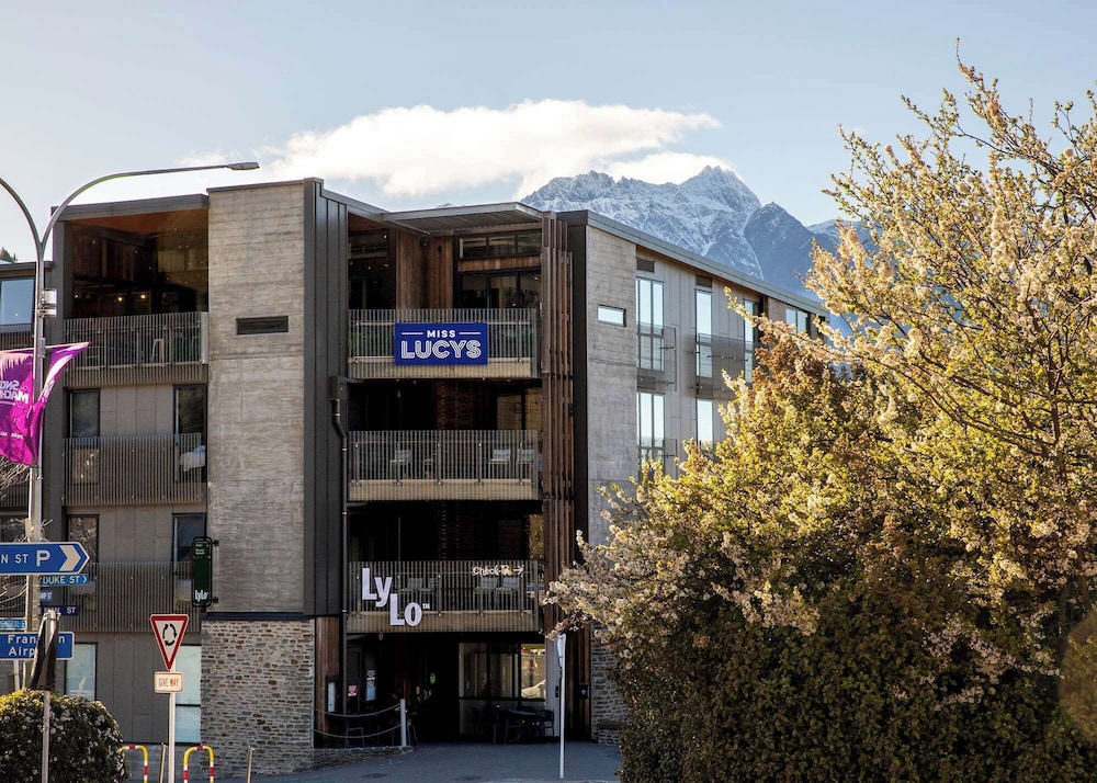 LyLo Queenstown 2/50