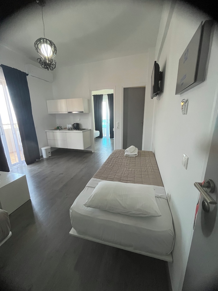 Aestas Apts 27/50