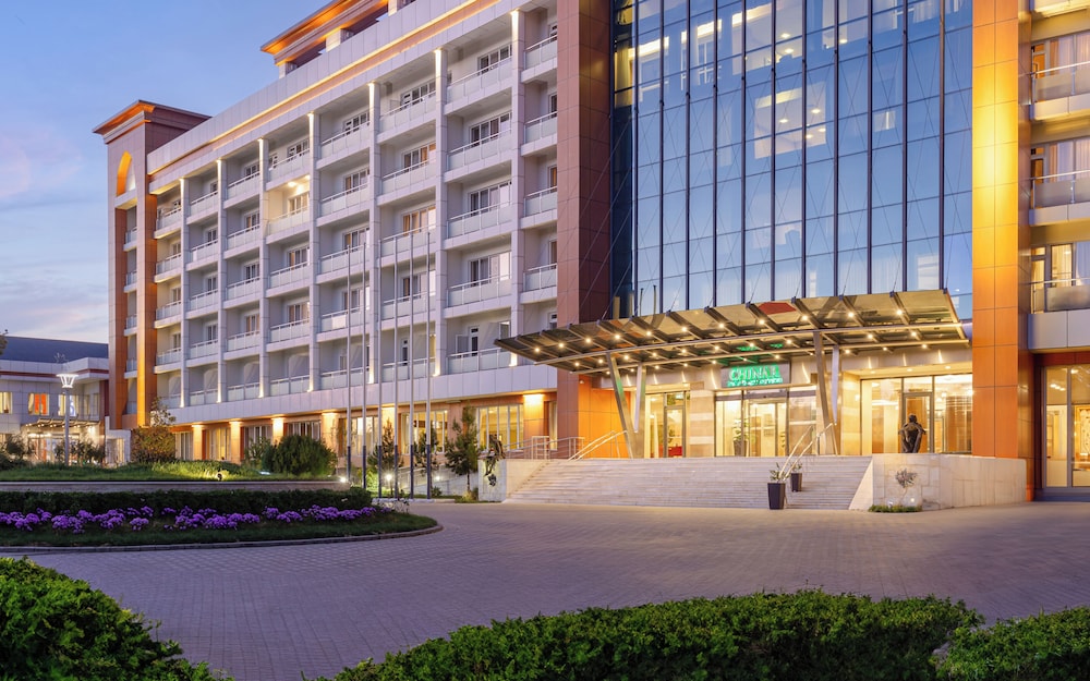 Chinar Hotel & Spa 4/50