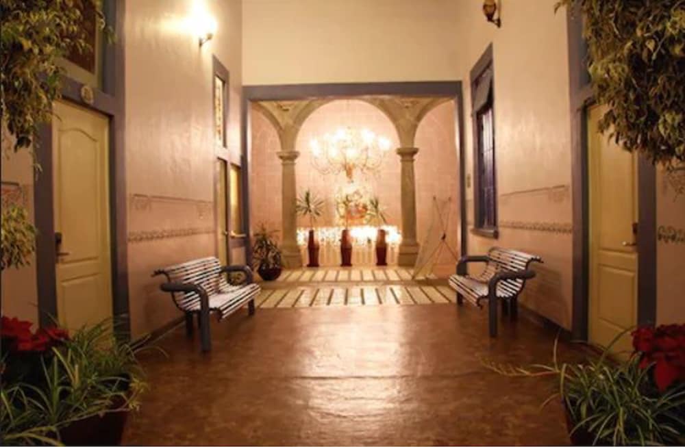 Hotel La Alhondiga 46/58