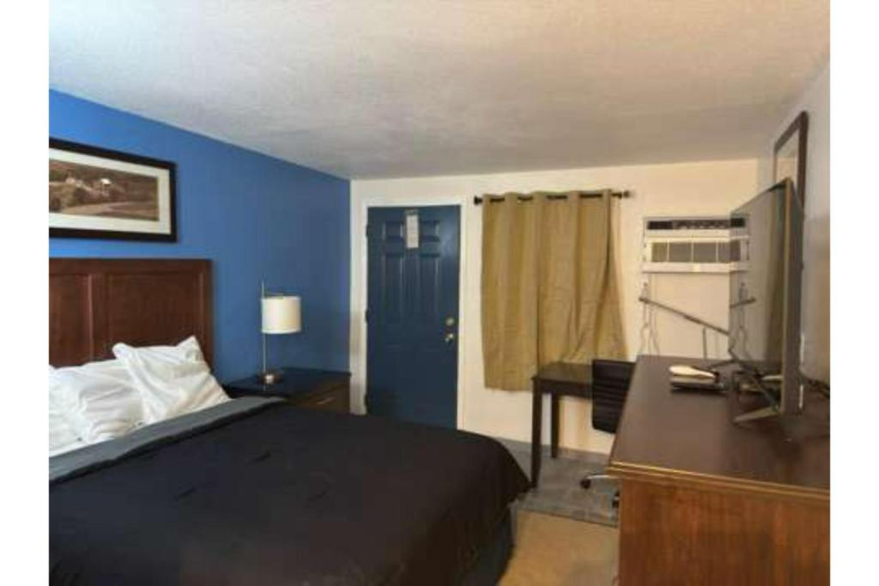 Midtown Motel Burlington Near Hwy 34 11/14