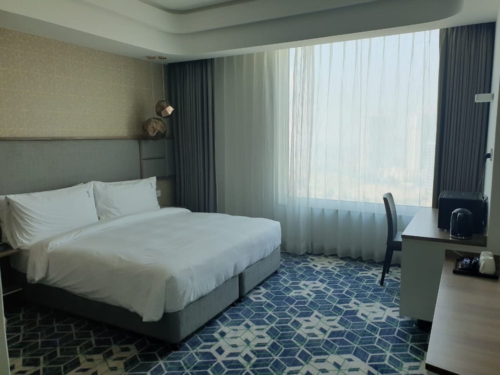 Holiday Inn Gurugram Sector 90 25/77