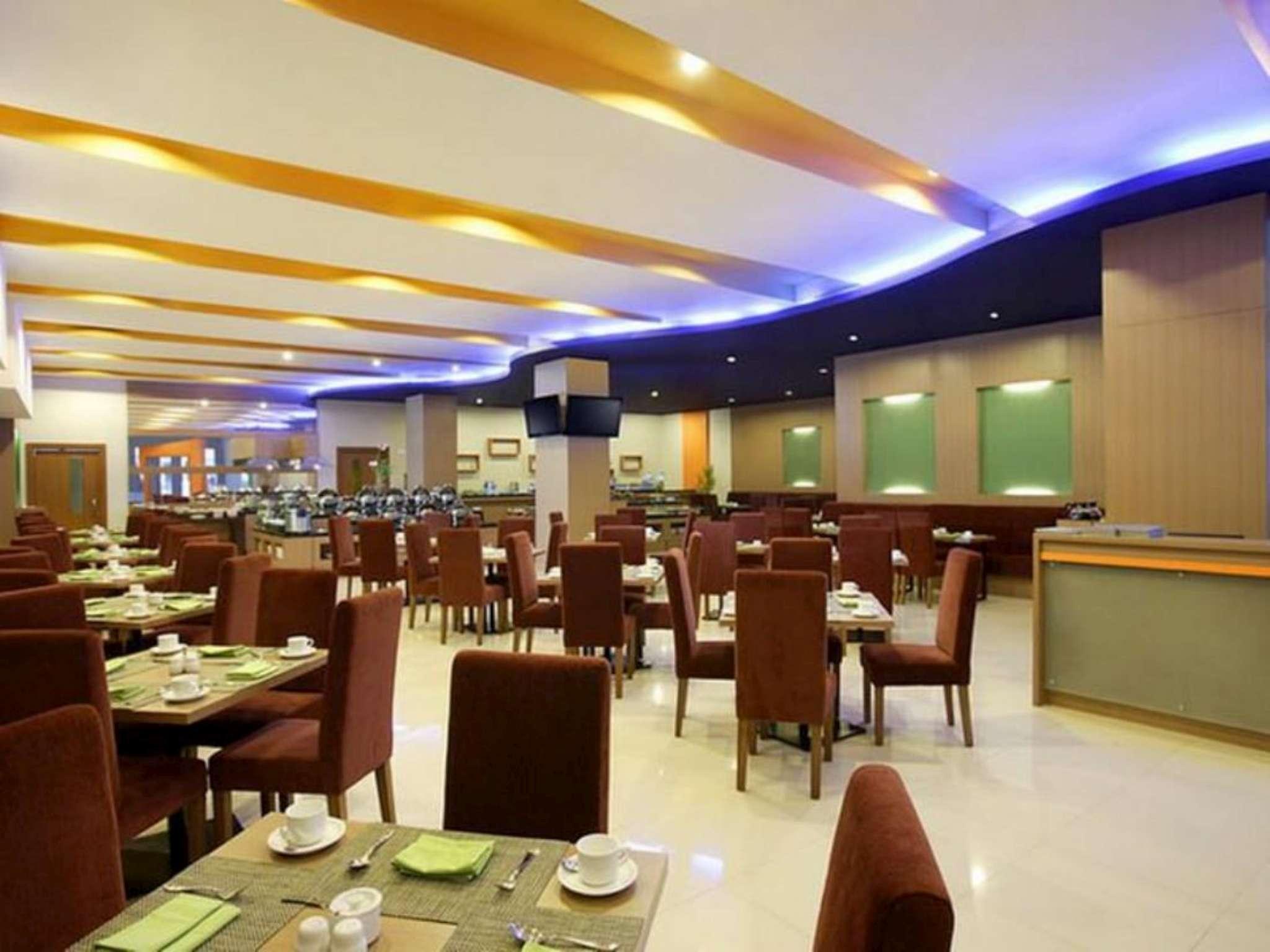 Hotel Santika Palu 32/36