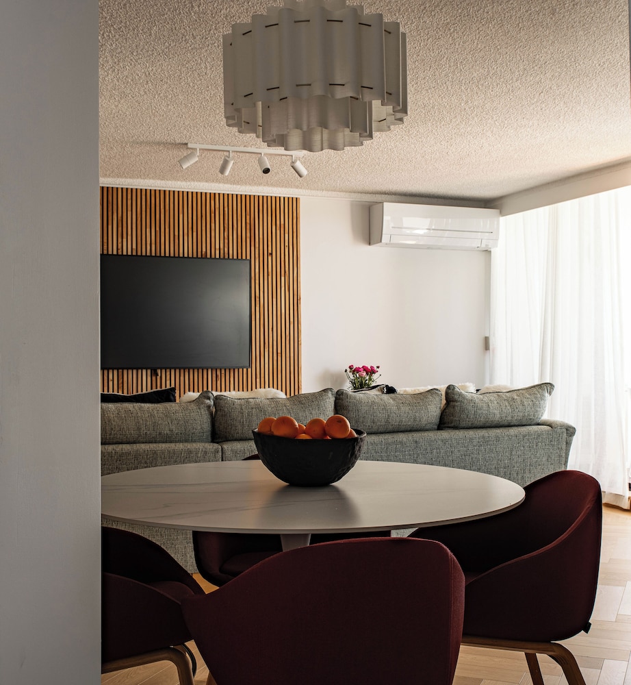HORIZONS HOLIDAY APARTMENTS 67/79