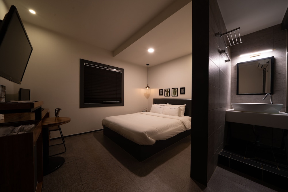 No.25 Hotel 10/75