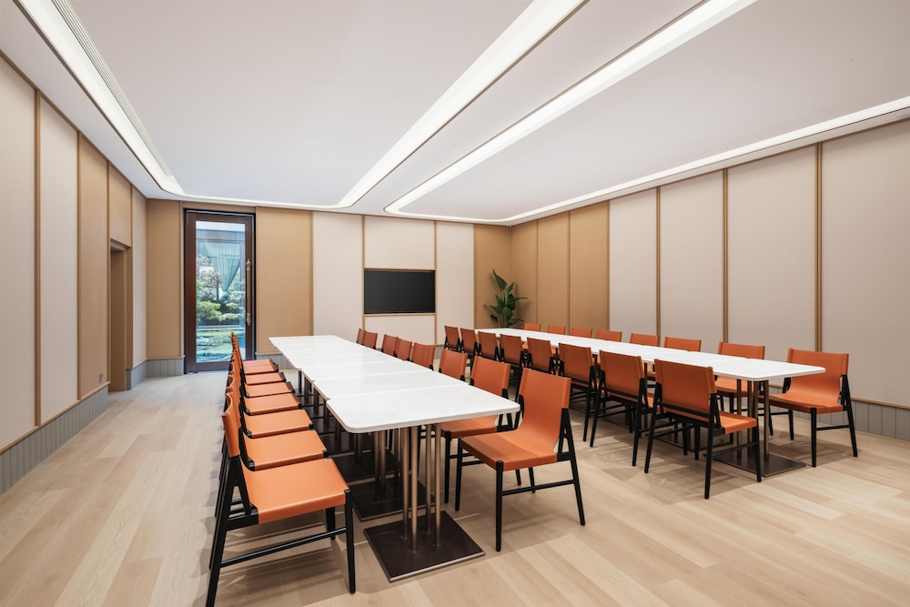 Hilton Garden lnn Tongxiang Wuzhen 46/50