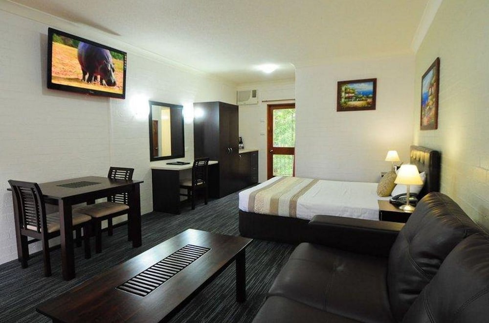 Sanctuary Resort Motor Inn 13/30