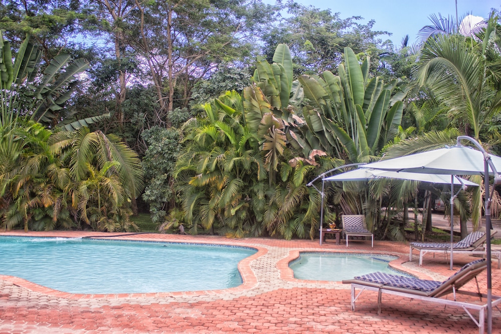 Waterfalls Hotel 29/33