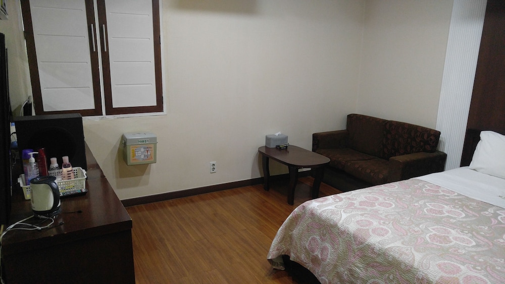 Odyssey Hotel 11/39