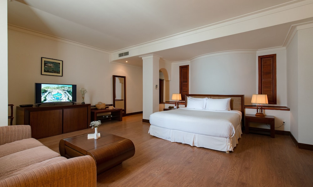 Sunrise Nha Trang Beach Hotel and Spa 8/78