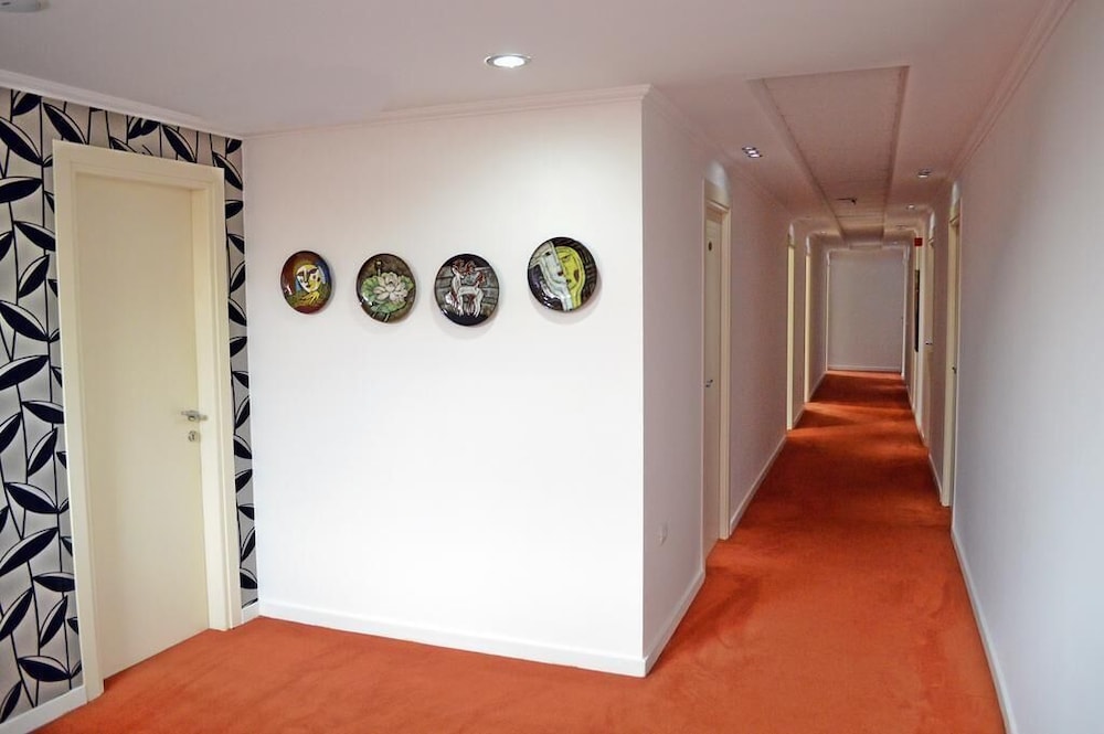 SELECT CITY CENTER HOTEL 14/27