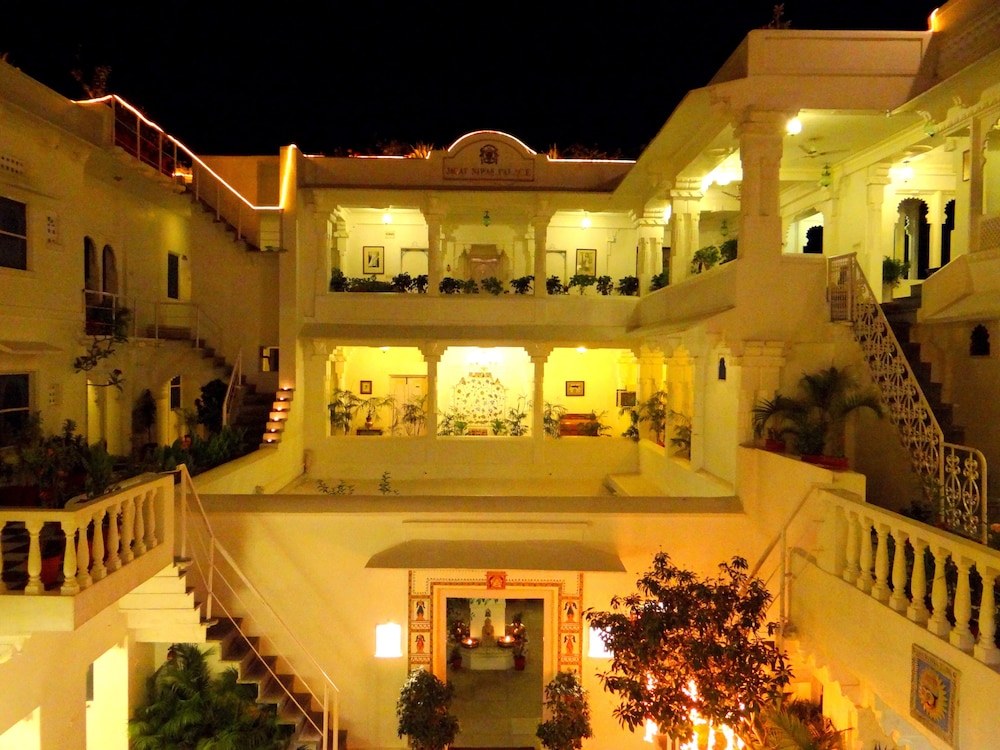 JAGAT NIWAS PALACE 5/35
