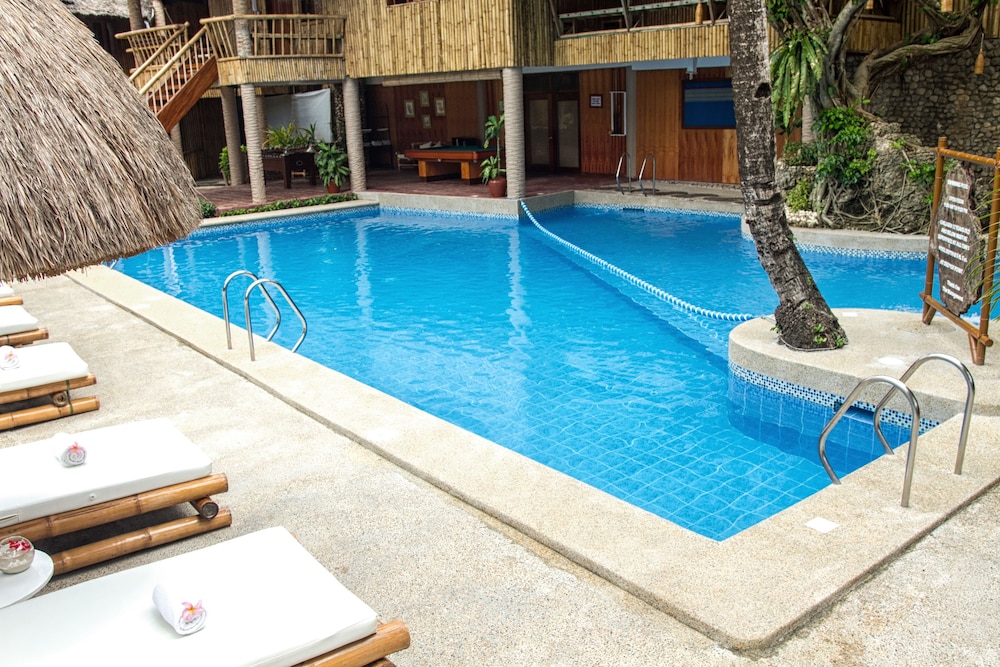 FRIDAYS BORACAY RESORT 31/50