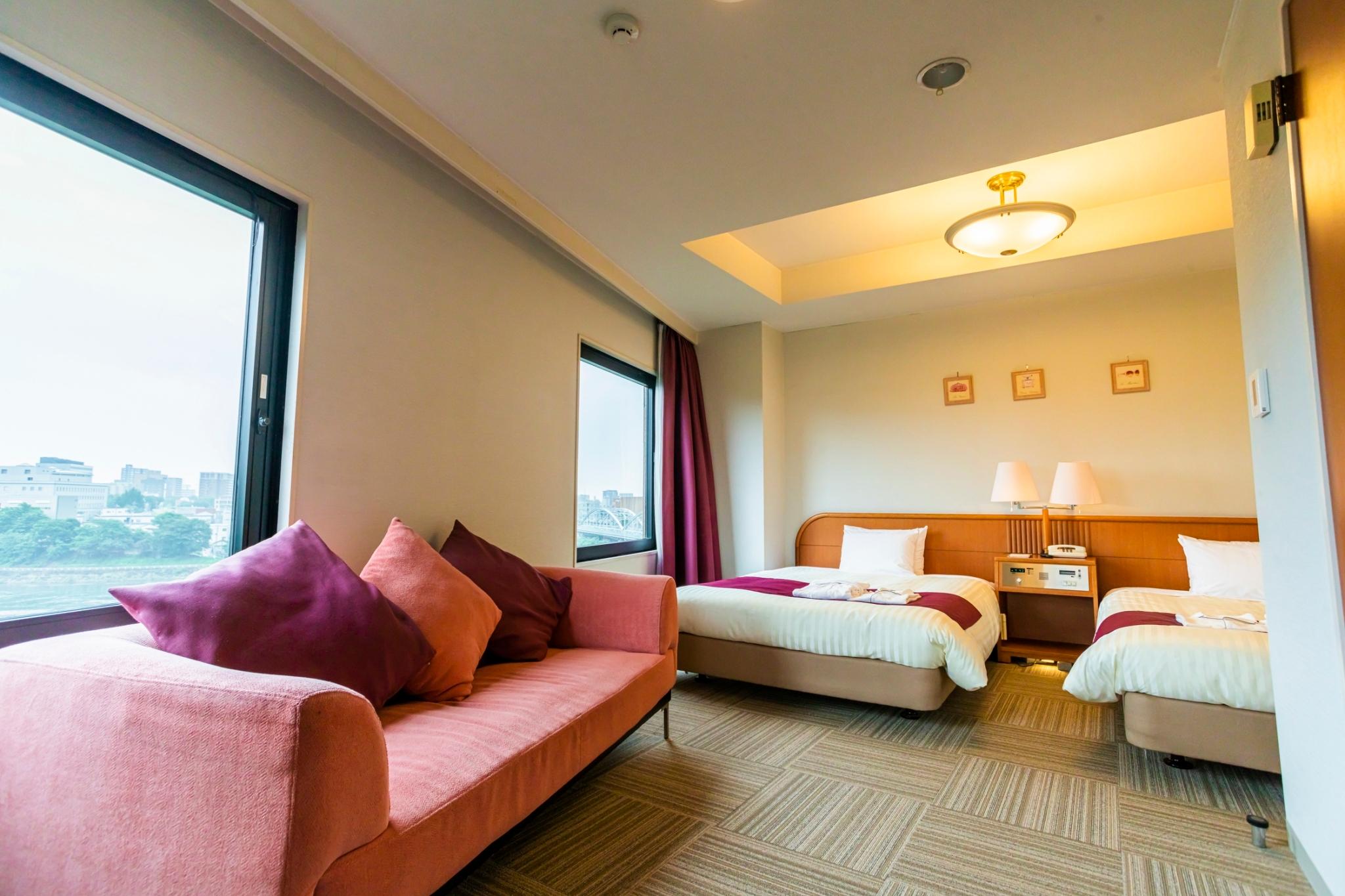 Deluxe, Twin Beds, Smoking Type Not Guaranteed