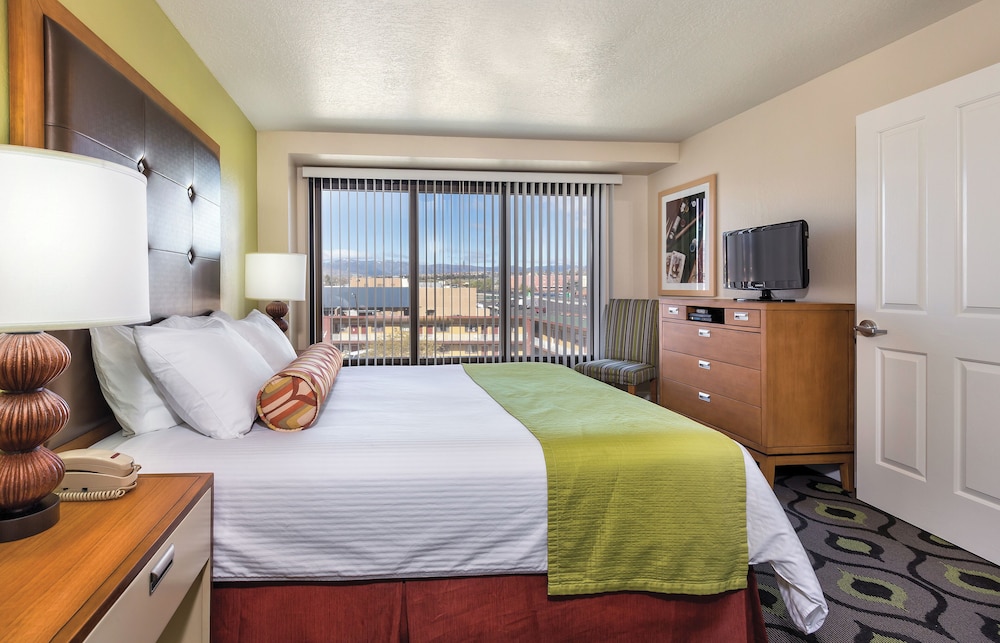 2 Bedrooms, Condo, Standard, Murphy and Twin Beds, Queen Bed, Kitchen