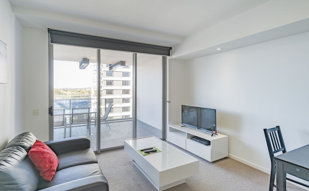 EASTWOOD APARTMENTS 34/46