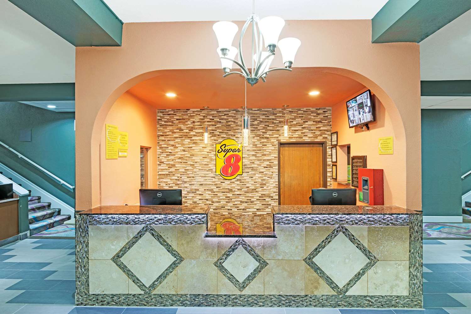Super 8 By Wyndham Kansas City 2/13