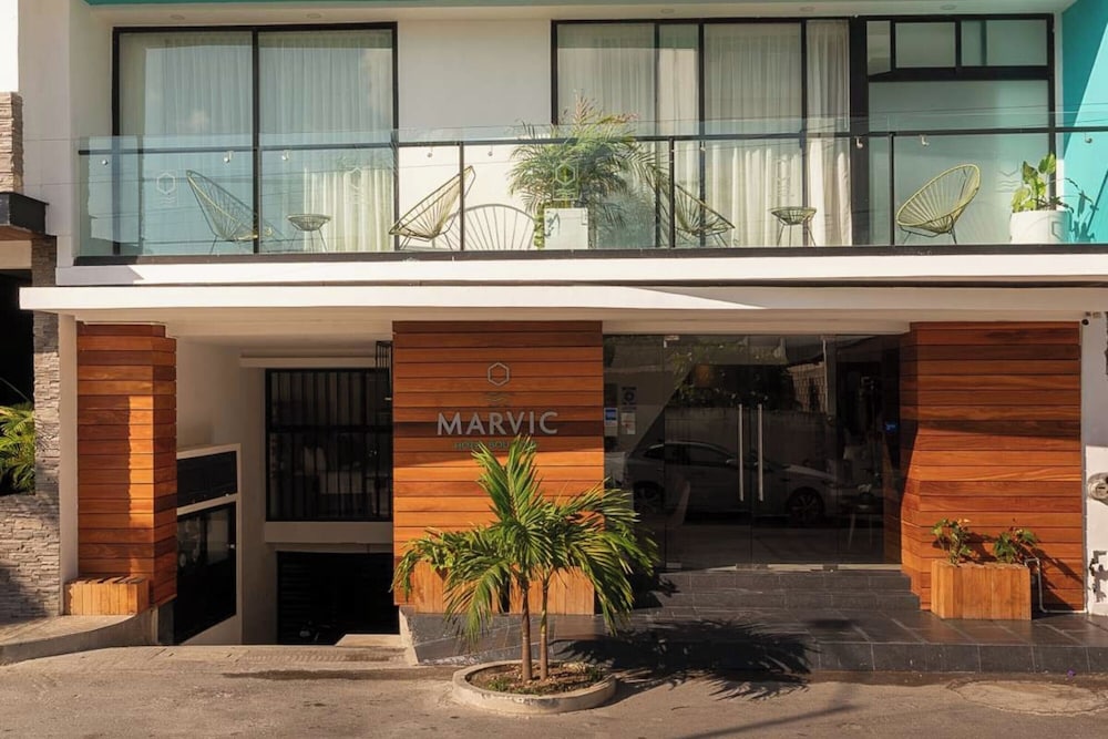 Marvic Hotel 2/36