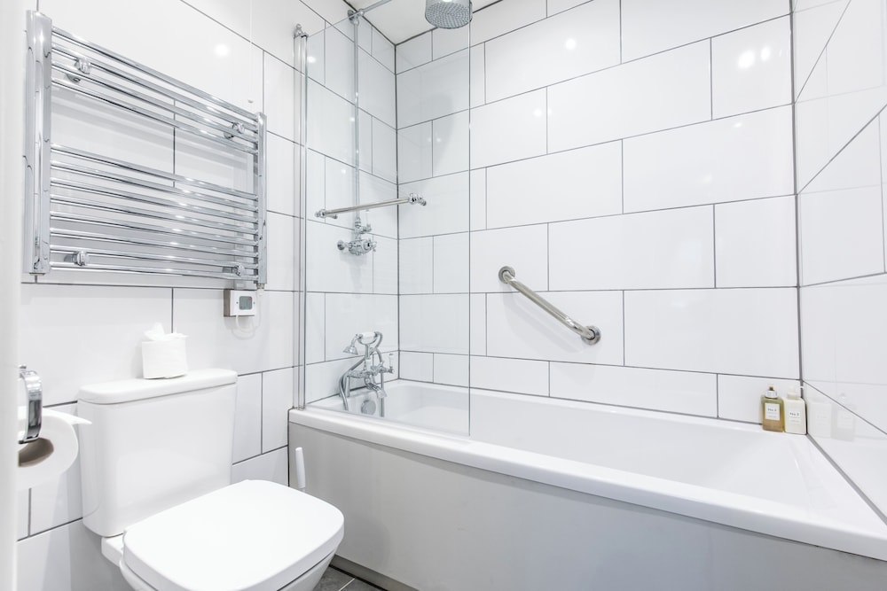 Mount Pleasant Hotel 43/50