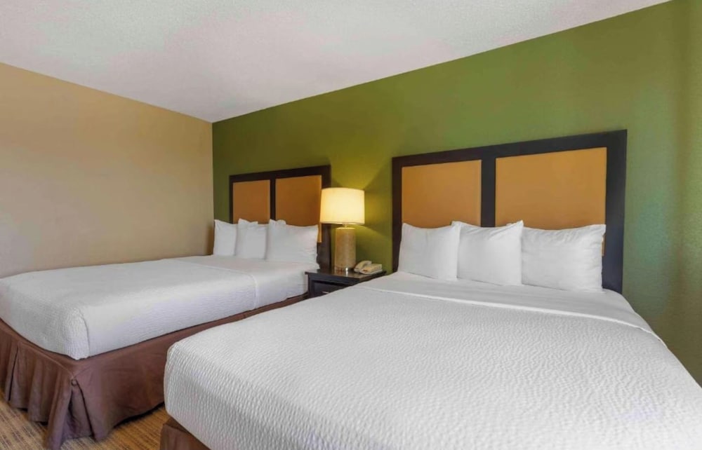Studio 6 Extended Stay South Bend Mishawaka South IN 26/60