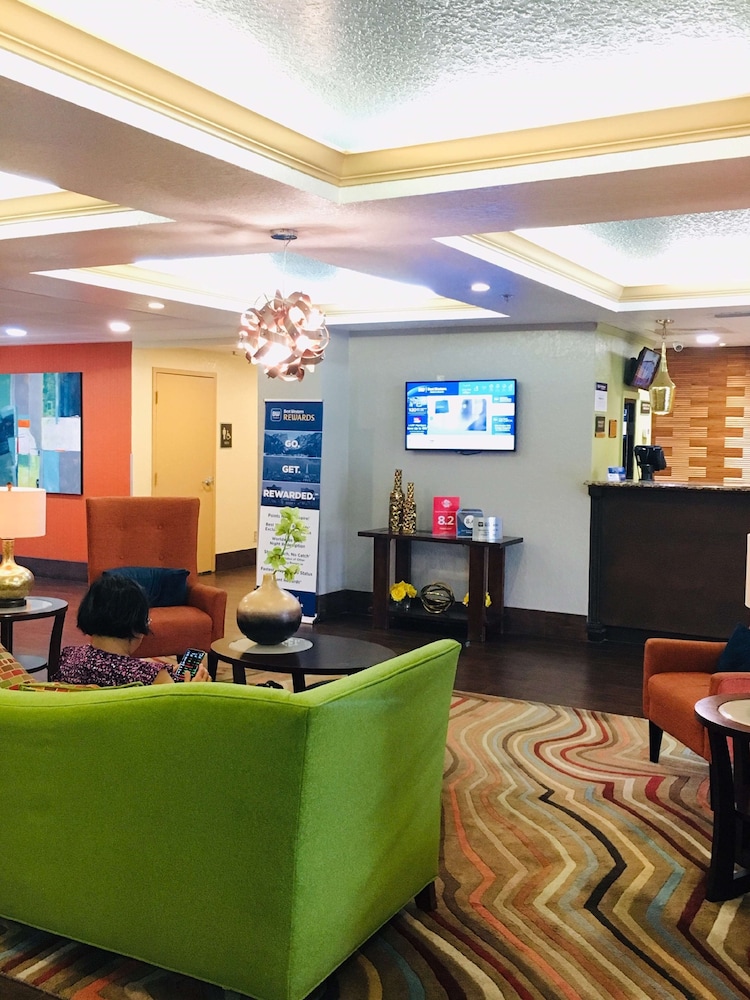 Best Western Plus Universal Inn 8/46