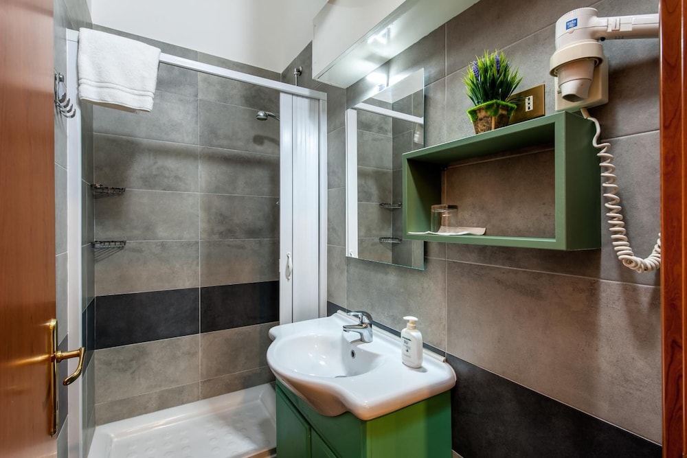 Alessandro A San Pietro Best Bed 22/33
