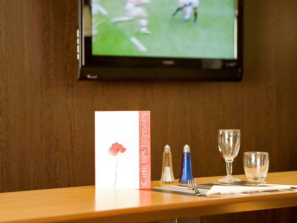 Hotel Mermoz Paris Le Bourget 39/53