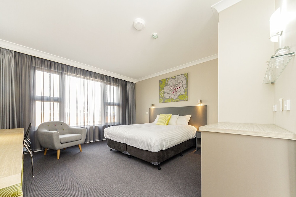 Cowra Services Club Motel 20/40