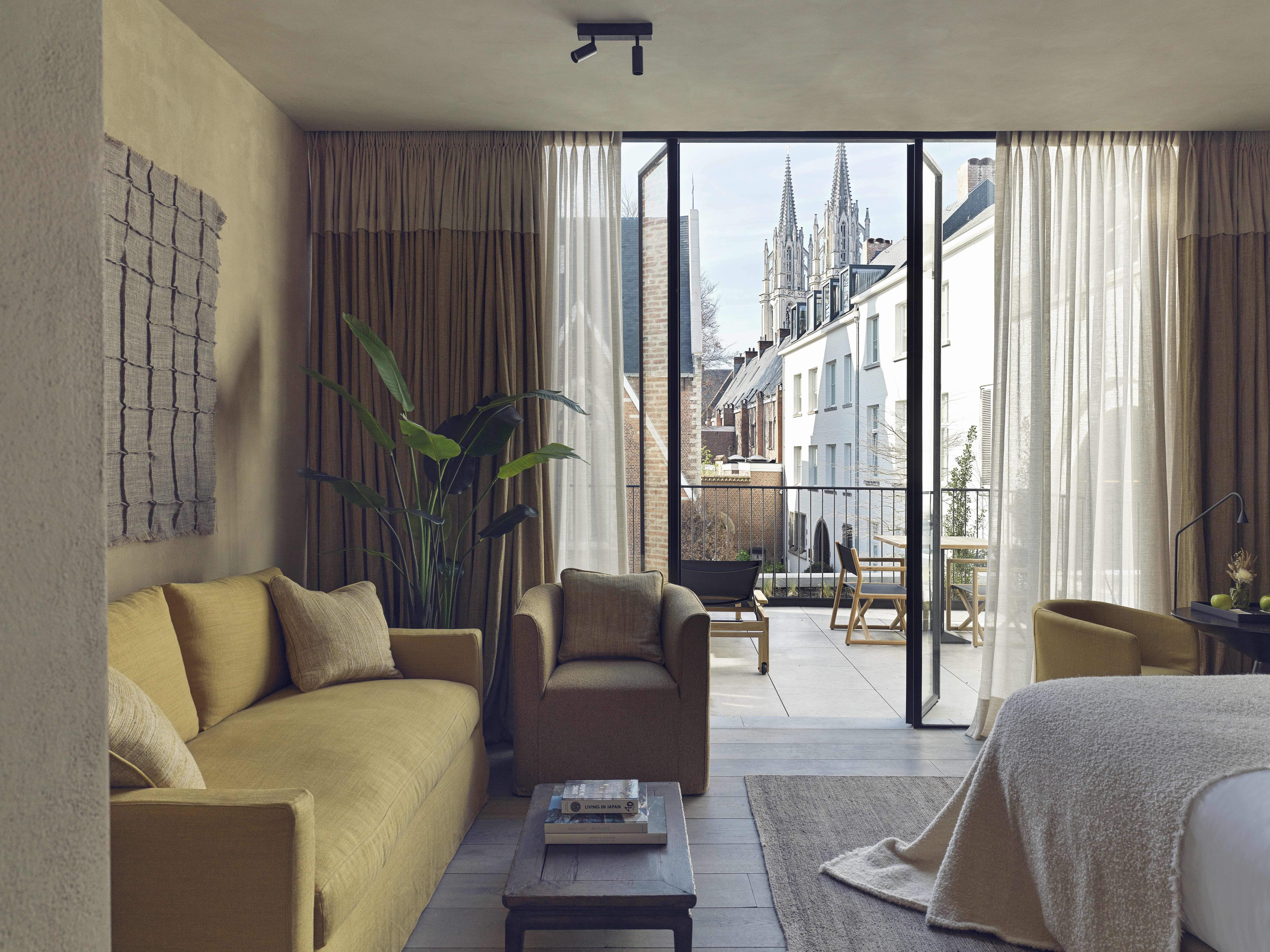 DELUXE, TERRACE