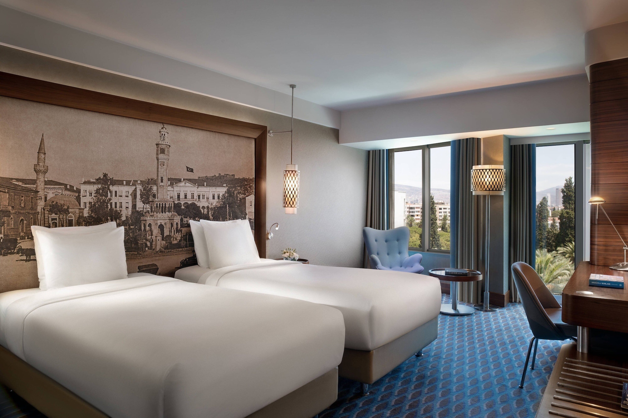 DELUXE, TWIN BEDS, CITY VIEW