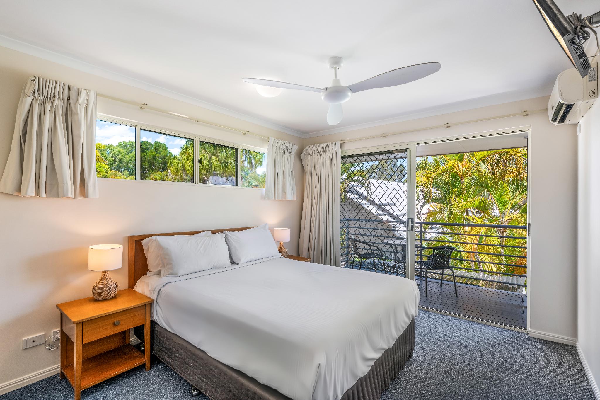 3 Bedrooms, Town House, Pool Side