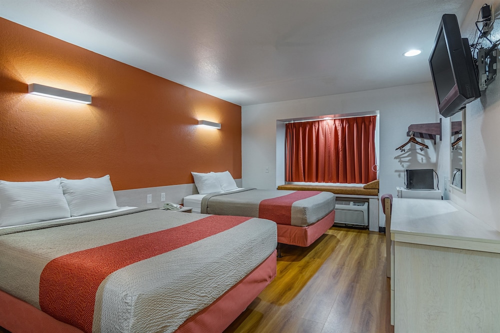 Motel6 McAlester, OK 17/39