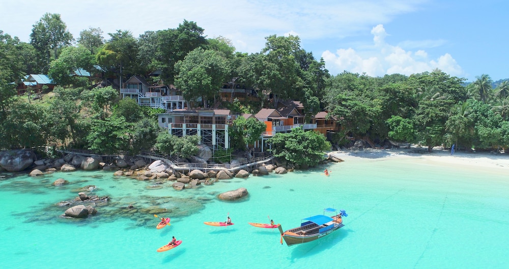 Chareena Hill Beach Resort 63/70