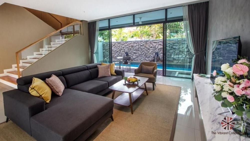Cenang Plaza Beach Hotel 30/50