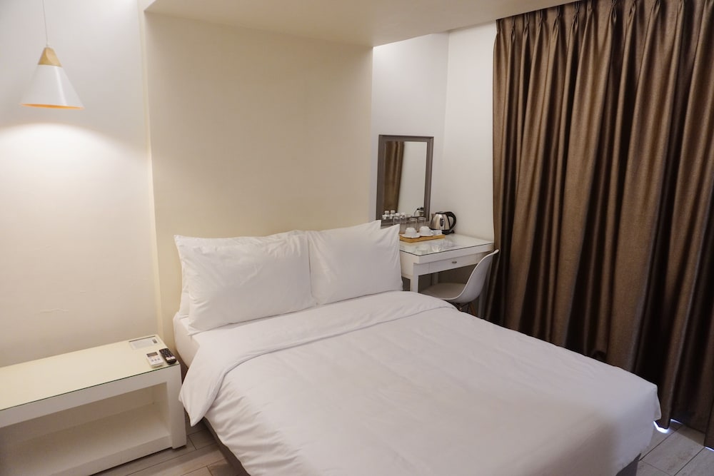 LeBlanc Hotel and Resort 8/16