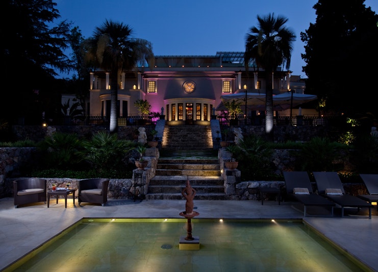 The Ashbee Hotel 2/77