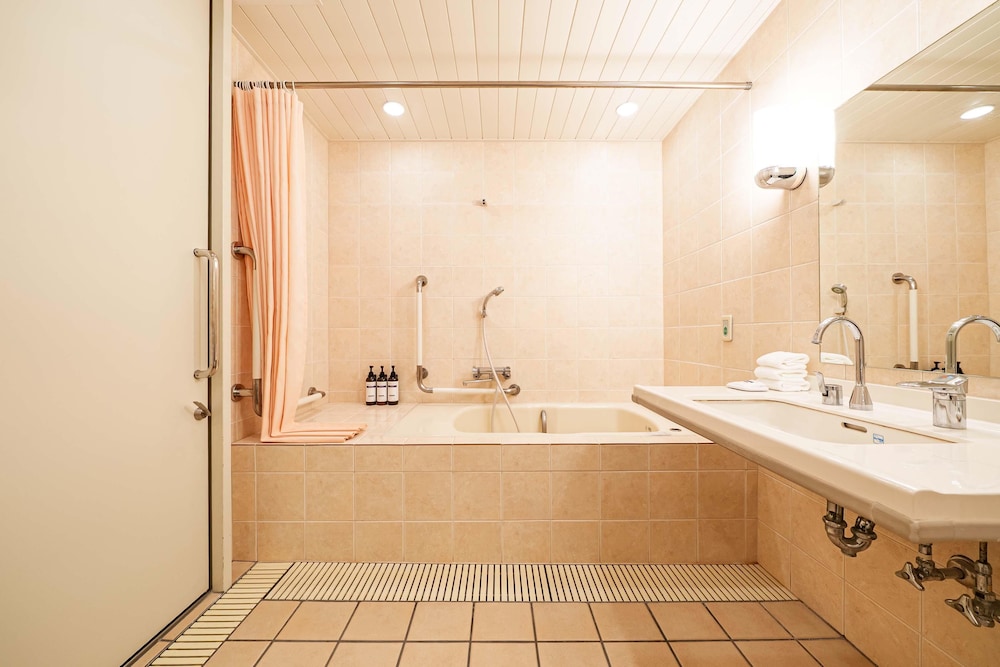 Hyatt Regency Hakone Resort and Spa 74/76