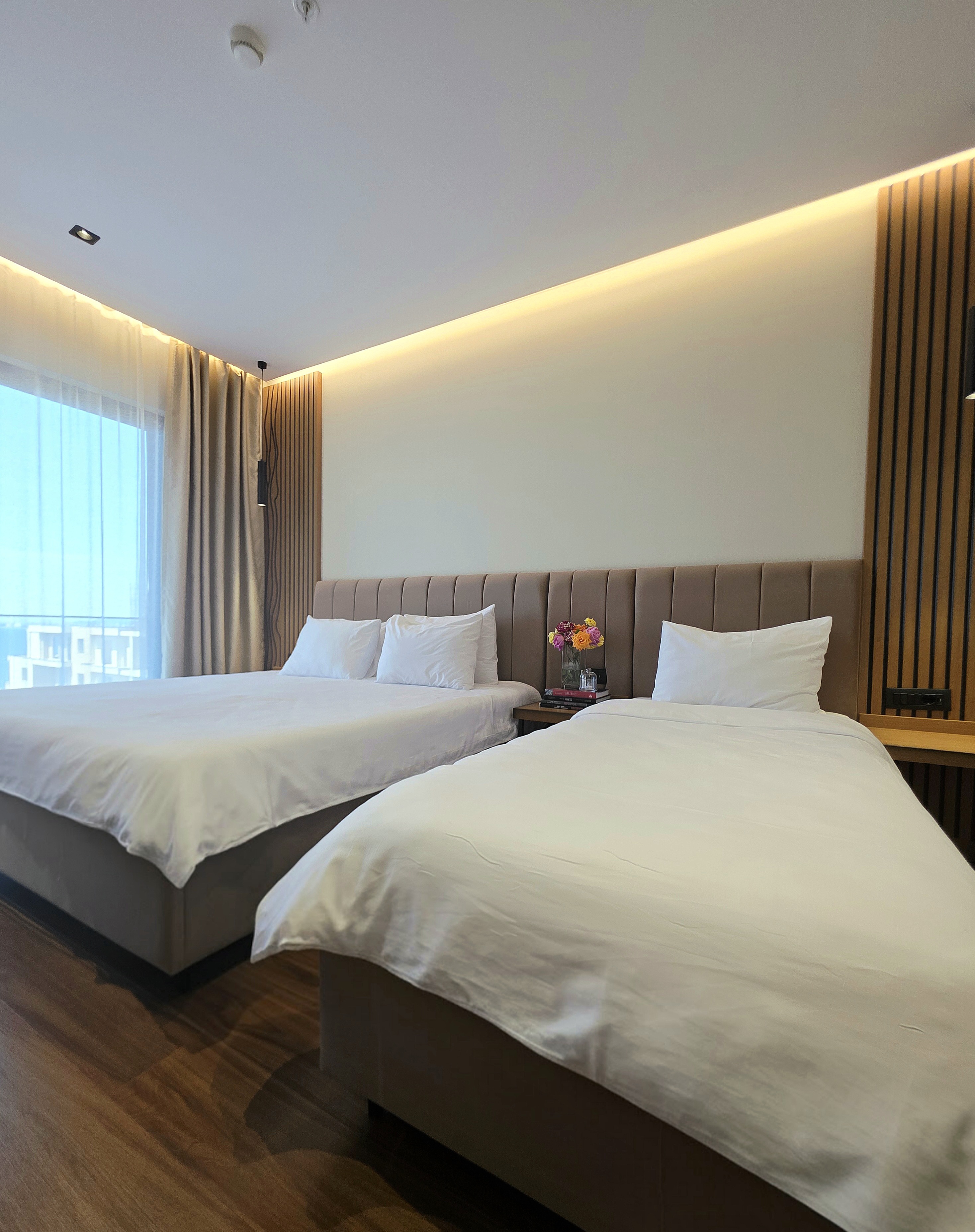 Double Deluxe Room with Extra Bed