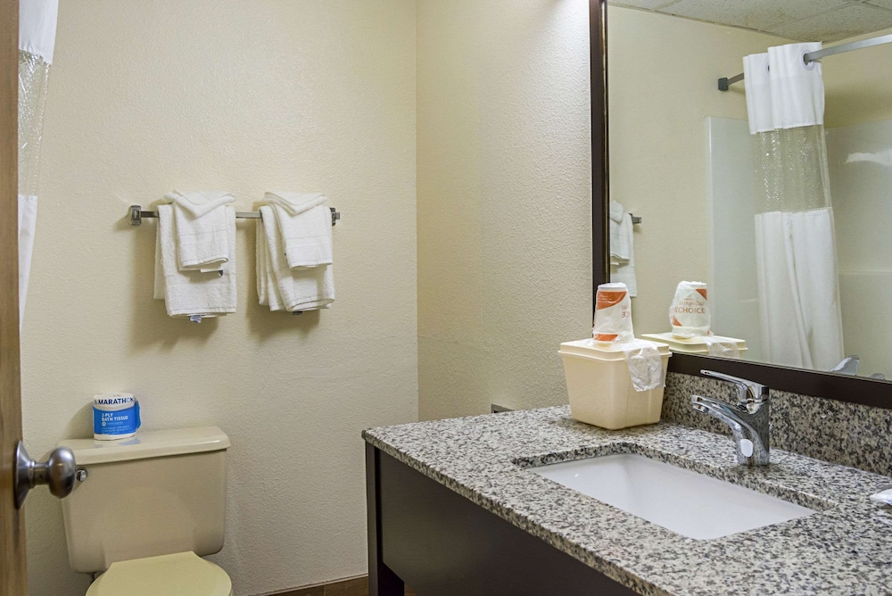Quality Inn & Suites Clackamas - Portland 15/43