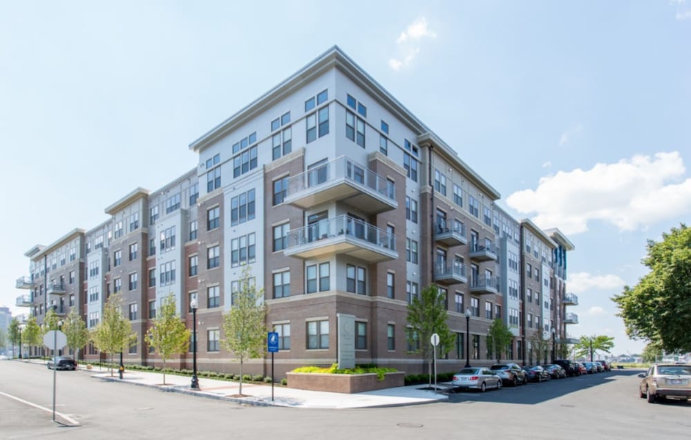 Global Luxury Suites East Boston 41/50