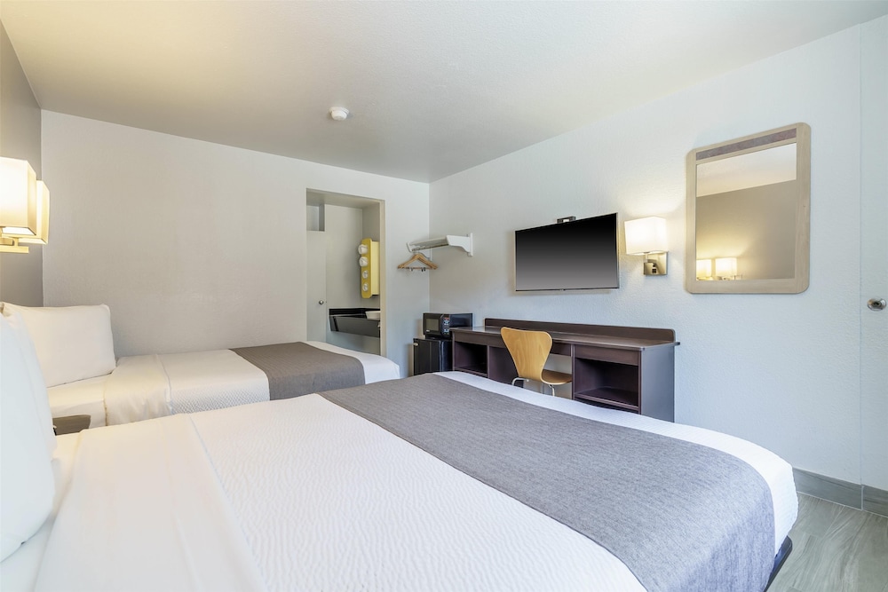 Motel6 Fremont, CA – North 27/58