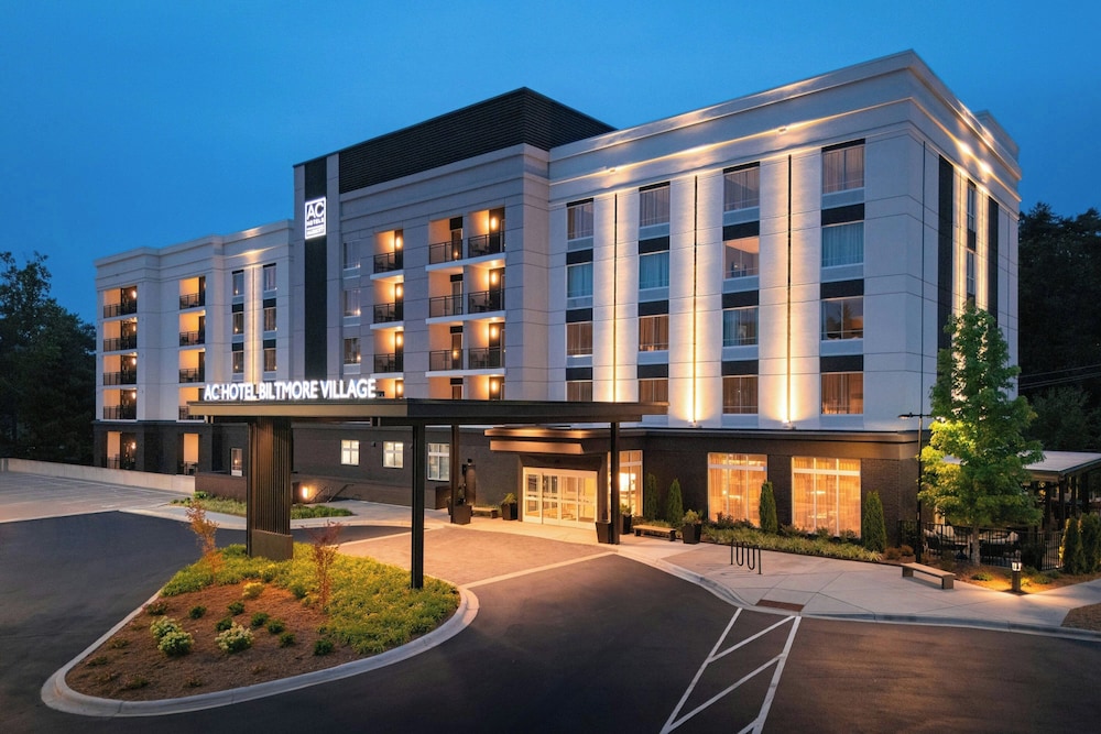 Holiday Inn & Suites Asheville-Biltmore Village Area 4/70